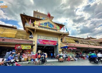 chợ tết bình tây