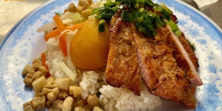 Review cơm tấm Oanh - Hương vị đậm đà, chuẩn vị Sài Gòn 4 cơm tấm oanh