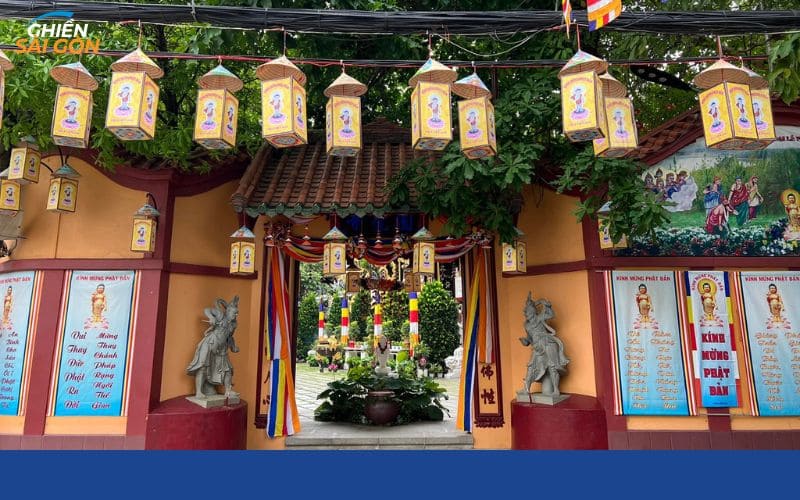 Review chùa Viên Giác - Công trình kiến trúc gốm sứ đẹp ở Sài Gòn 11 chùa viên giác