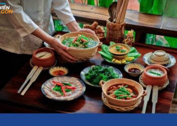 cơm niêu vị quê