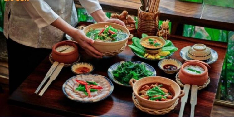 cơm niêu vị quê