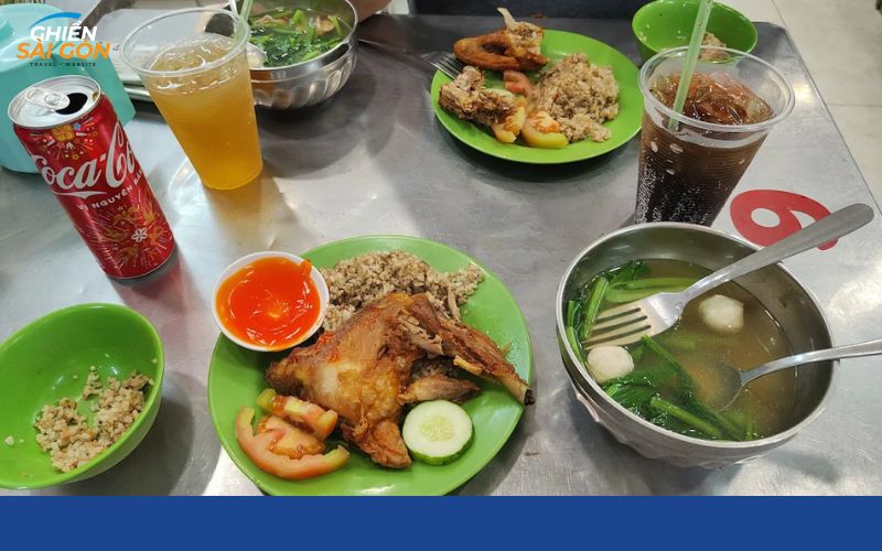 Review mới nhất về quán cơm gà Lão Hương Thân lâu năm ở Quận 5 16 cơm gà lão hương thân