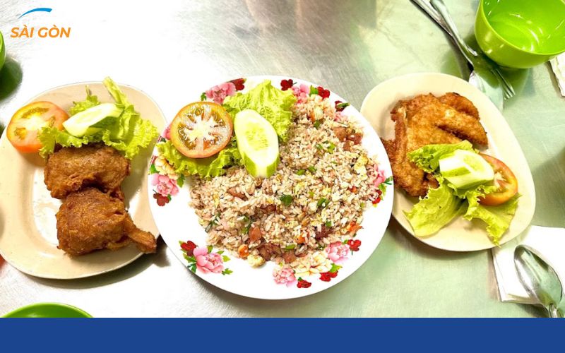 cơm gà quận 5
