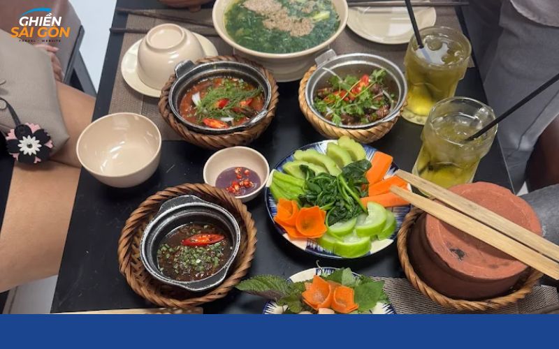 cơm niêu bình thạnh