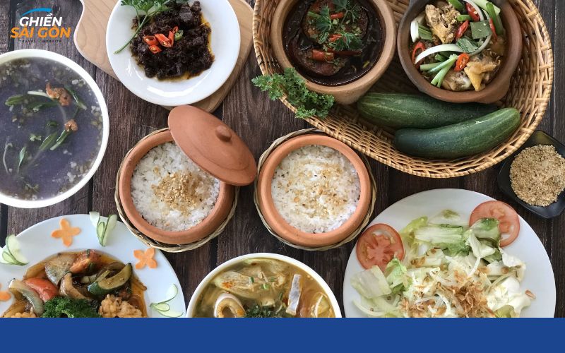 Review mới nhất về quán cơm niêu Đồng Tre chuẩn cơm mẹ nấu 8 cơm niêu đồng tre