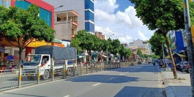 Đường Lũy Bán Bích