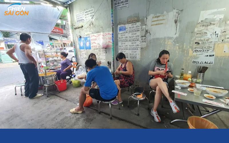 Review mới nhất về quán Bánh Canh Cua 300k “đắt xắt ra miếng” 10 bánh canh cua 300k