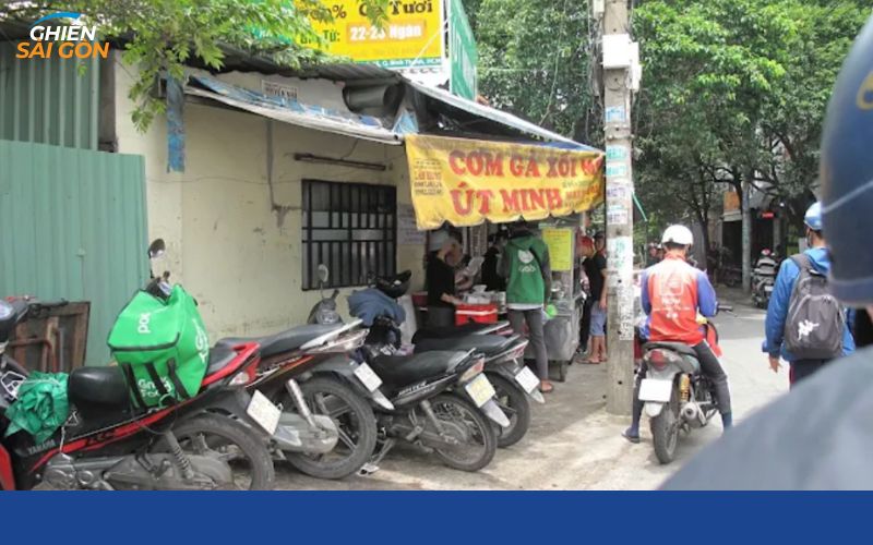 Review cơm gà Út Minh - Quán cơm ngon rẻ tại Bình Thạnh 9 cơm gà út minh