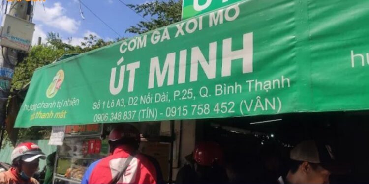 cơm gà út minh