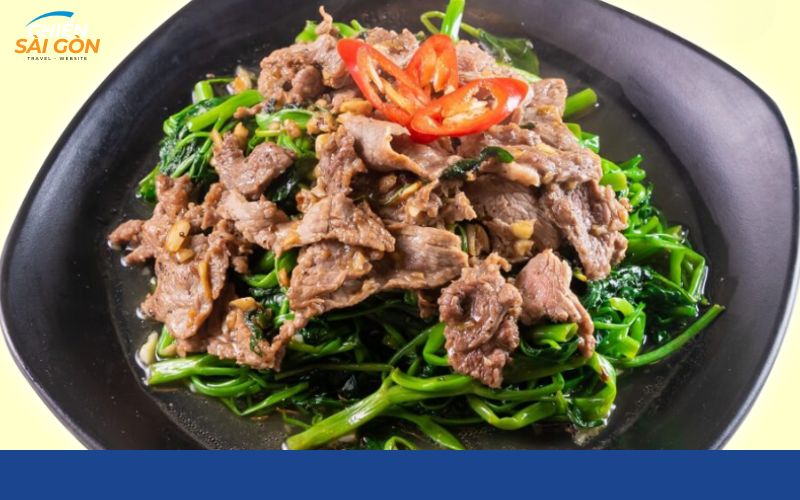 Review quán cơm gà xối mỡ Vi Anh siêu đắt khách tại quận 7 12 cơm gà xối mỡ vi anh