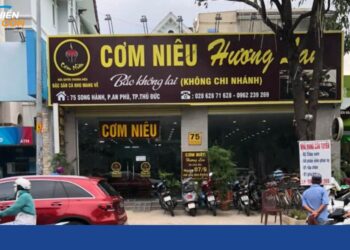 cơm niêu hương lan