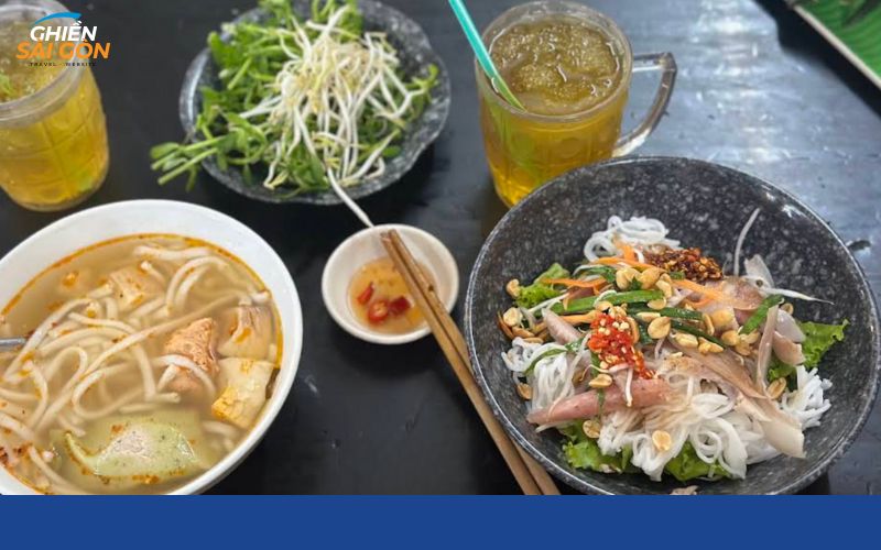 Review quán bánh canh cá lóc O Nhớ chuẩn vị xứ Huế tại Tân Bình 9 bánh canh cá lóc o nhớ