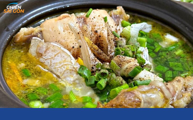 Review bánh canh cá lóc Út Mén có gì đặc biệt mà luôn đông khách? 9 bánh canh cá lóc út mén