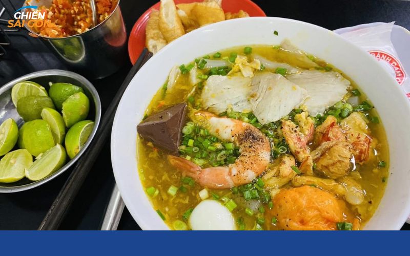 bánh canh cua quận 10