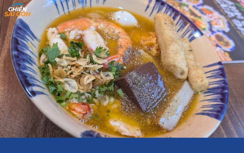 bánh canh cua quận 8