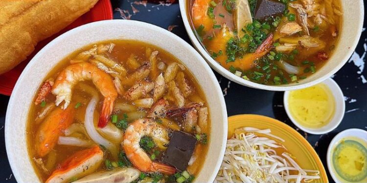 TOP 5 quán bánh canh cua Quận 8 ngon nhất, đông khách mỗi ngày 6 bánh canh cua quận 8