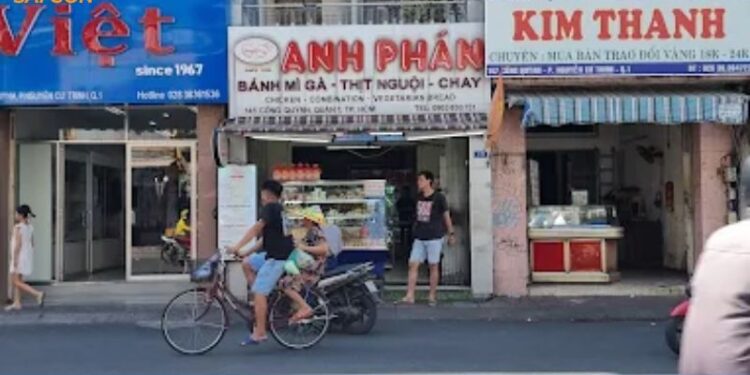 bánh mì anh phán