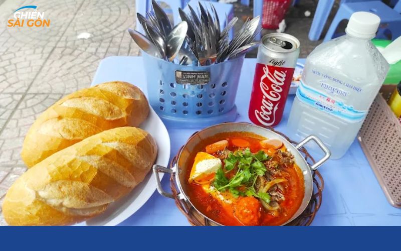 Top 5 tiệm bánh mì Bình Thạnh ngon nhất, làm xiêu lòng thực khách 9 bánh mì bình thạnh