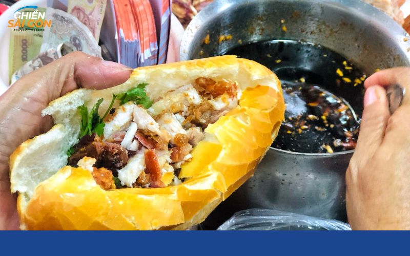 Top 5 tiệm bánh mì heo quay Sài Gòn ngon rẻ, ú nụ topping 8 bánh mì heo quay sài gòn