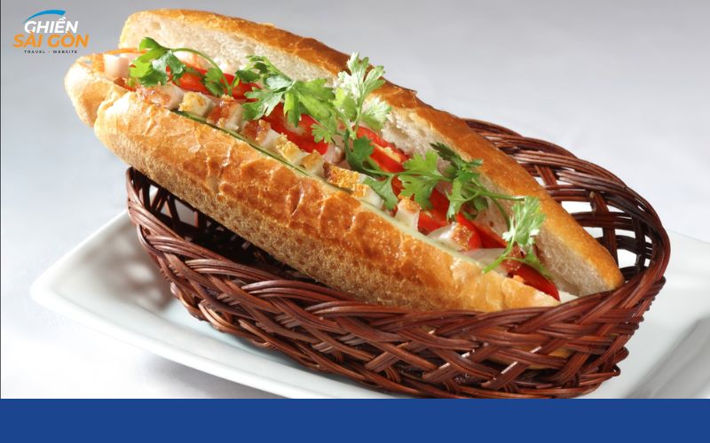 Top 5 tiệm bánh mì heo quay Sài Gòn ngon rẻ, ú nụ topping 11 bánh mì heo quay sài gòn