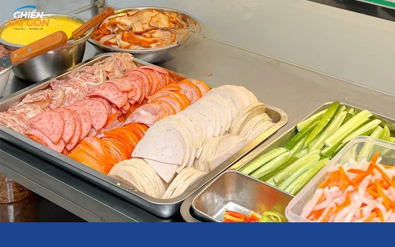 bánh mì hoàng lam
