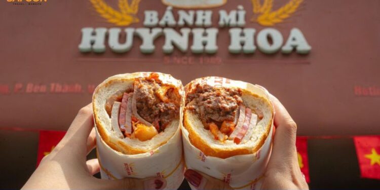 bánh mì huynh hoa