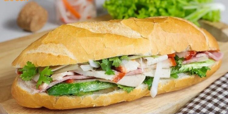 bánh mì 3 cô