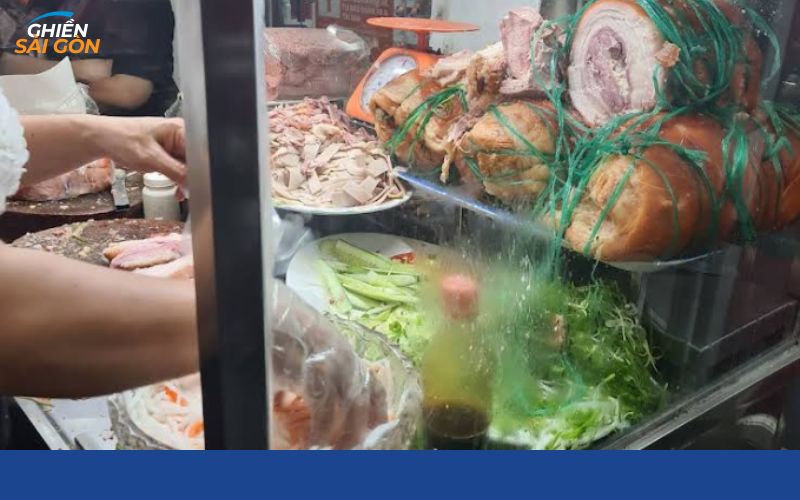 Review mới nhất về tiệm bánh mì chị Hồng ngon - chất lượng 8 bánh mì chị hồng
