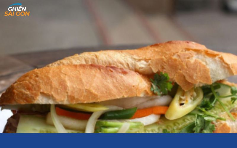 Gợi ý TOP 5 tiệm bánh mì Quận 10 ngon, rẻ, đầy chất lượng 8 bánh mì quận 10
