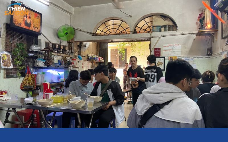 Review mới nhất về quán Bún Bò Cô Như hấp dẫn với mỡ nổi béo ngậy 13 bún bò cô như
