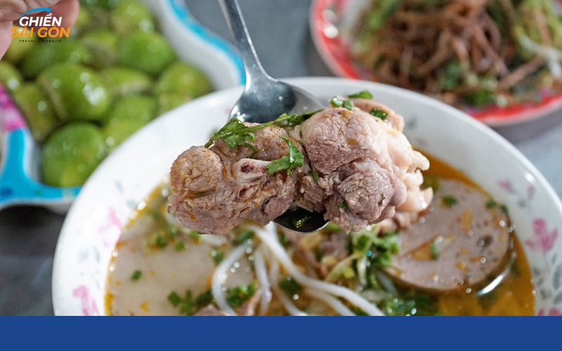 Review quán bún bò Huế 31 tồn tại gần 4 thập kỷ giữa lòng Sài Gòn 9 bún bò huế 31
