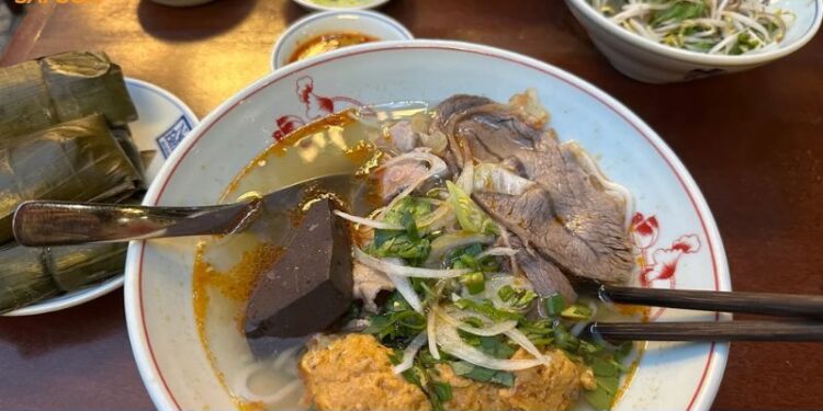 Review mới nhất về quán Bún Bò Huế Ngự Bình có ngon như lời đồn? 6 bún bò huế ngự bình