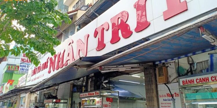 bún bò huế nhân trí