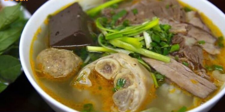 bún bò huế o xuân