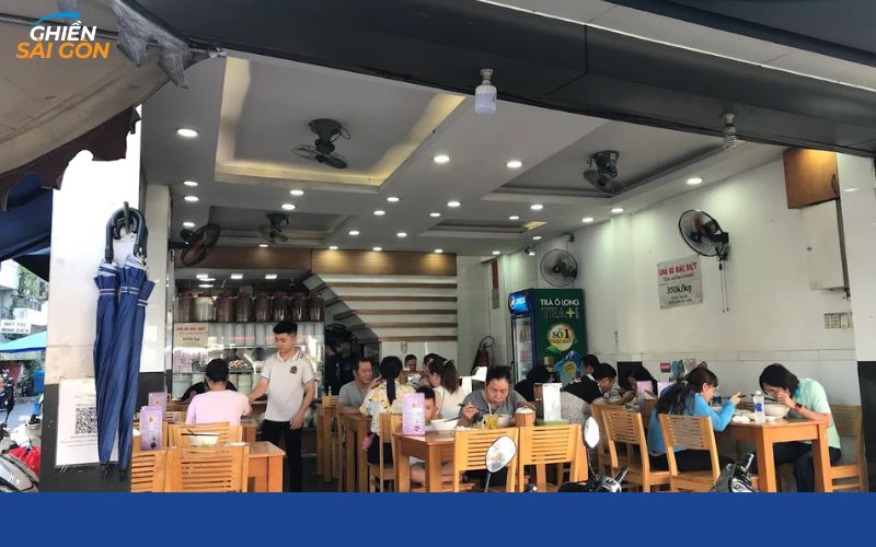Review mới nhất về quán Bún Bò Huế Yến Hương Giang tại Quận 3 13 bún bò huế yến hương giang