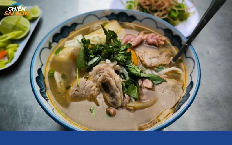 bún bò o lê