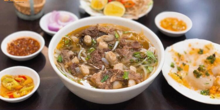 Top 5 quán bún bò quận 10 ngon chuẩn vị, luôn đông khách 6 bún bò quận 10