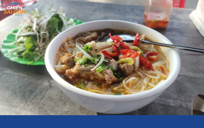 bún bò quận 8