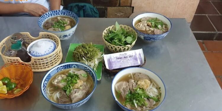 Review mới nhất về quán Bún Bò Thành Nội không nên bỏ qua 7 bún bò thành nội