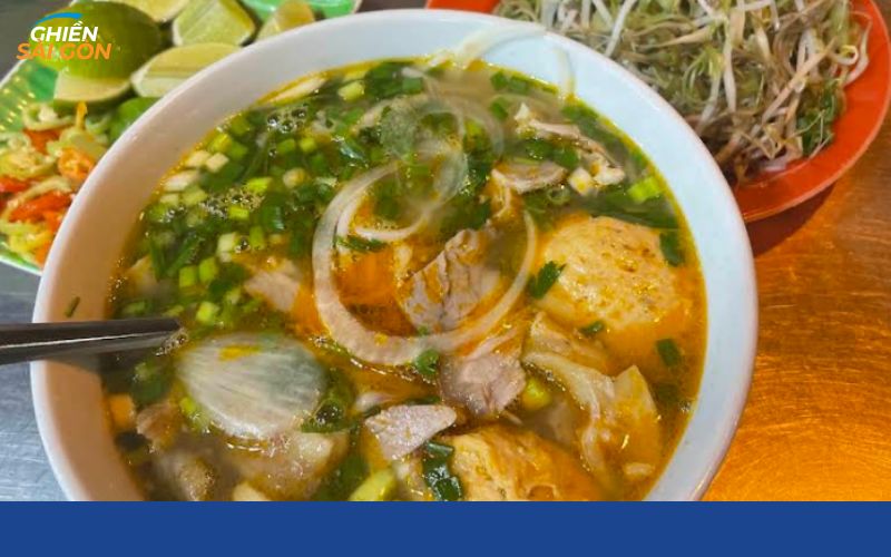 Review mới nhất về quán bún bò gốc Huế 33 tại Quận Tân Phú 9 bún bò gốc huế 33