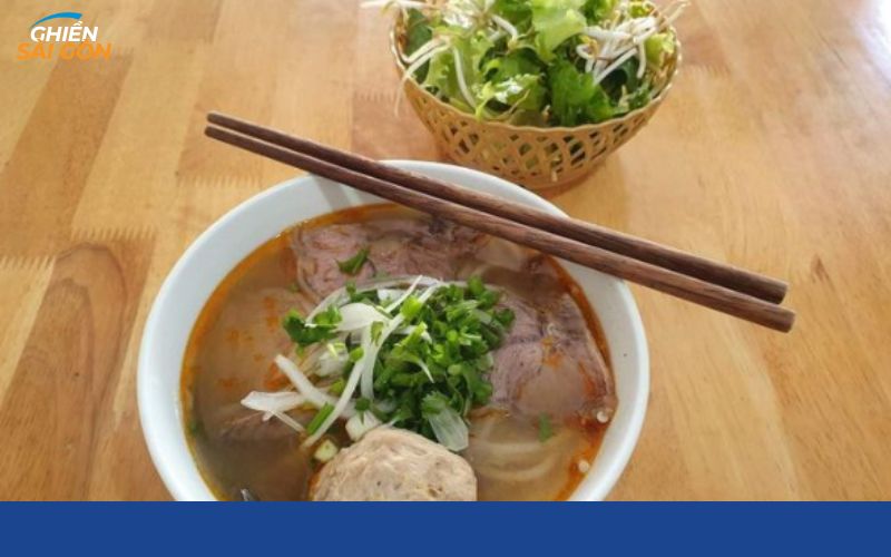 Top 5 quán bún bò Hóc Môn hấp dẫn, hương vị đậm đà khó quên 10 bún bò hóc môn