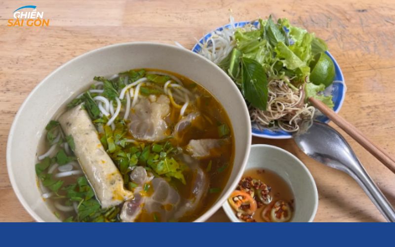 Review mới nhất về quán bún bò Nhiêu Tứ nổi tiếng 9 bún bò nhiêu tứ