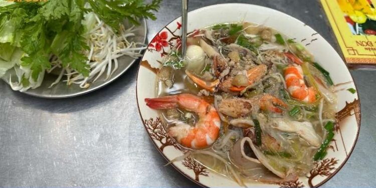 hủ tiếu mực sài gòn