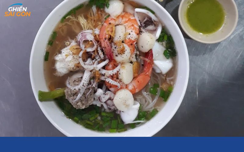 Review mới nhất về quán Hủ Tiếu Mực Nghi Long đậm vị biển 9 hủ tiếu mực nghi long