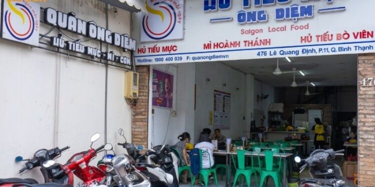 Review mới nhất về quán hủ tiếu mực Ông Diệm cực ngon, giá rẻ 8 hủ tiếu mực ông diệm