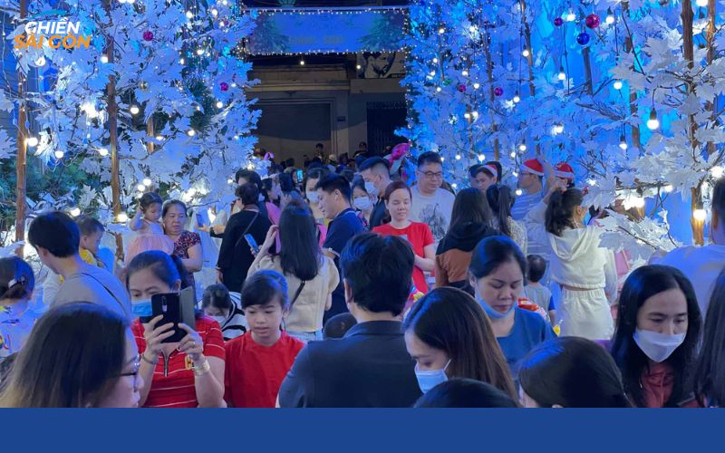 Top 10 địa điểm đi chơi Noel ở Sài Gòn với nhiều góc check-in đẹp 14 địa điểm đi chơi noel ở sài gòn
