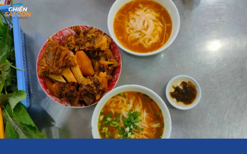 hủ tiếu dê gia đạt