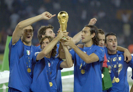 1. Thời niên thiếu và Biểu tượng bất diệt tại Lazio