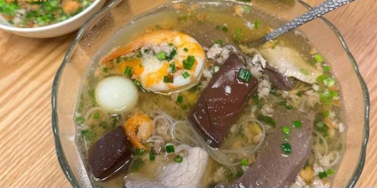 hủ tiếu quận 2