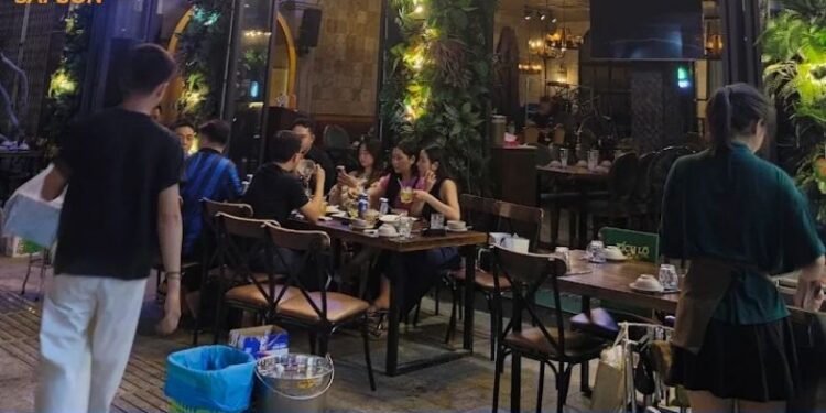 Xích Lô Quán điểm hẹn nhậu nhẹt và chill quen thuộc tại Quận 1